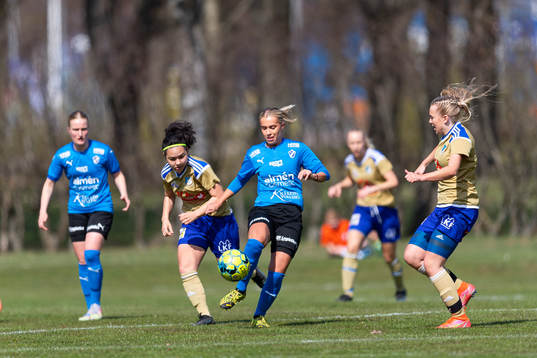 Södra Sandbys Sandra Welander och Halmstads Nellie