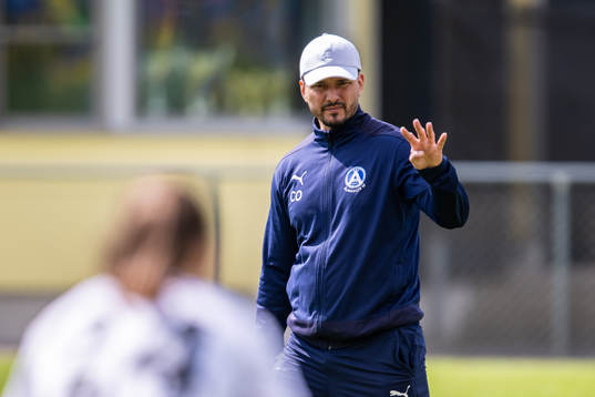 Älmhults tränare Cristian Ozan