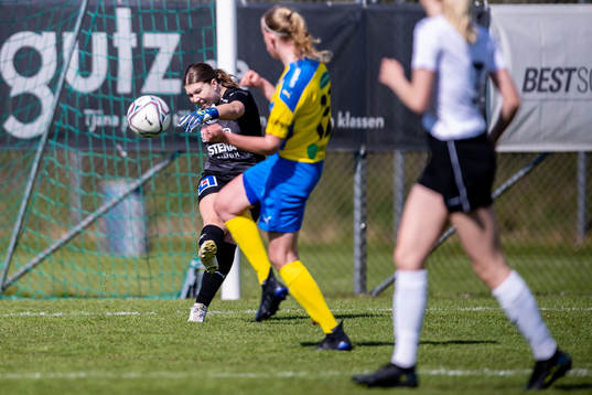 Älmhults målvakt Stella Bahtiri