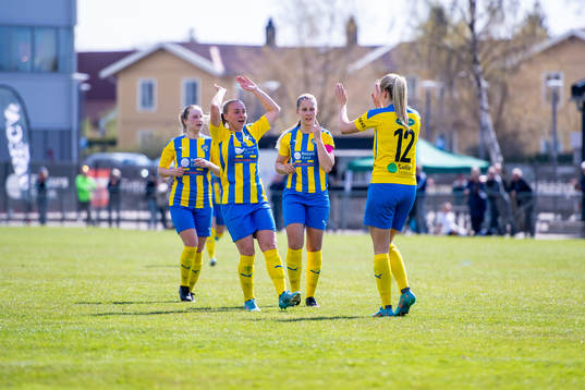 Eskilsminnes Johanna Olsson jublar