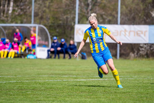 Eskilsminnes Johanna Olsson jublar