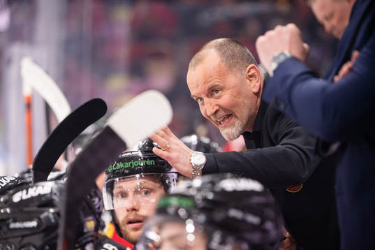 Luleås Einar Emanuelsson och  tränare Thomas Berglund