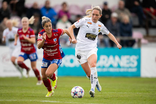 Vittsjös Katrina Gorry jagar Häckens Elin Rubensson