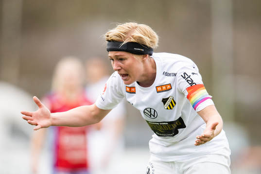 Häckens Luna Nörgaard Gevitz agerar