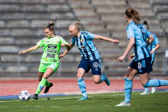 StinaLisa Johansson och Kristianstads Emma Petrovic
