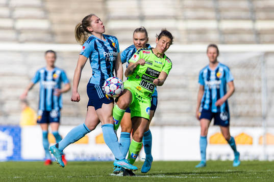 Djurgårdens Alice Bergström i kamp medKristianstads