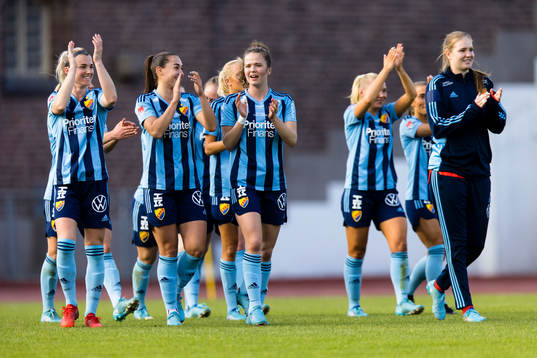 Djurgårdens spelare tackar publiken