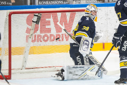 s Filip Larsson släpper in 0-1