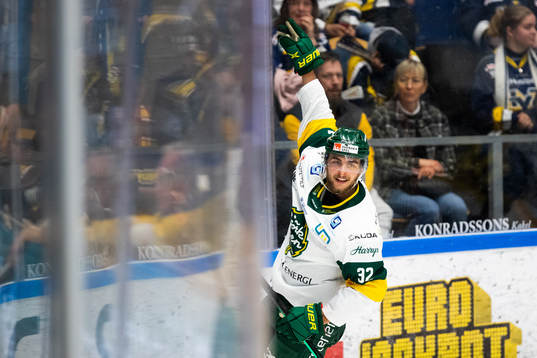 Björklövens Jacob Olofsson jublar