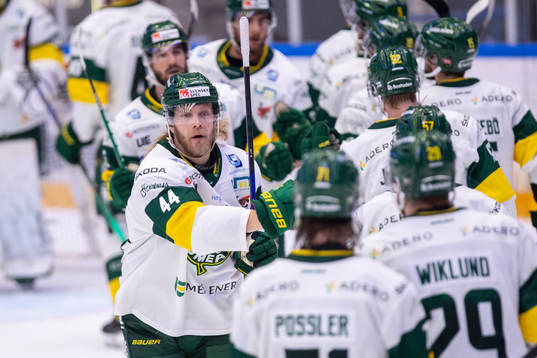 Björklövens Olle Liss jublar