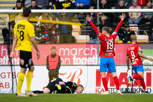 Helsingborgs Lucas Lingman jublar