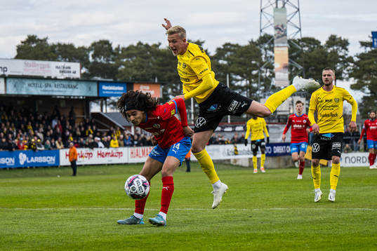 Mjällbys Herman Johansson och Helsingborgs Adam Kaied