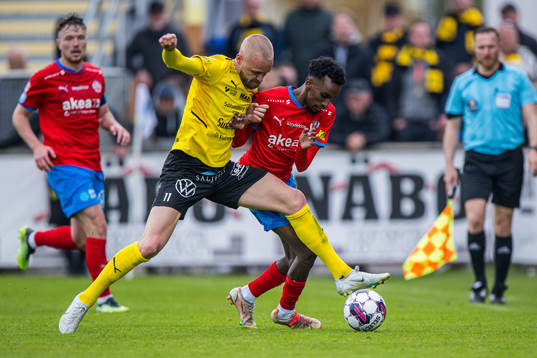 Mjällbys Adam Ståhl och Helsingborgs Taha Ali