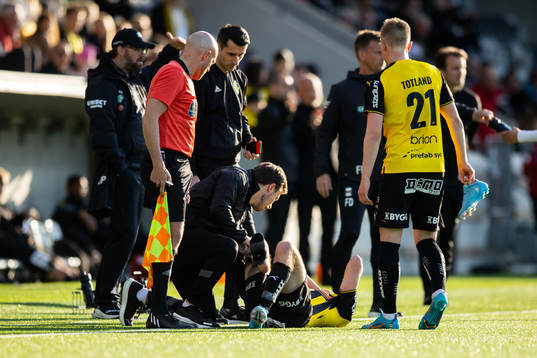 Häckens Oscar Uddenäs med skada