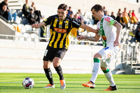 Häckens Filip Trpcevski och Varbergs Jon Birkfeldt