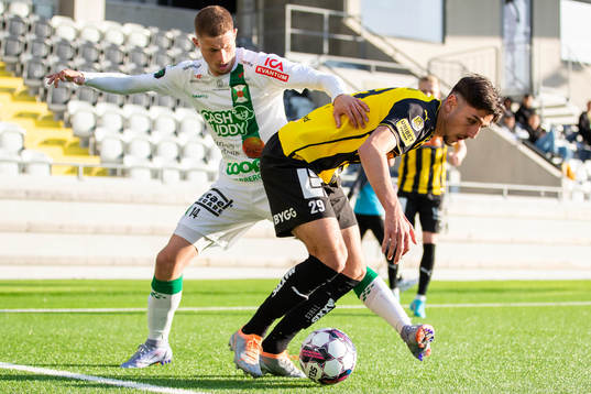 Varbergs Oliver Alfonsi och Häckens Filip Trpcevski