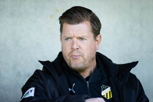 Häckens assisterande tränare Jesper Ljung innan