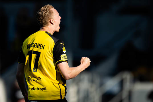 Häckens Gustav Berggren jublar