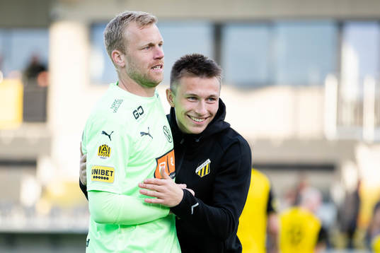 Häckens målvakt Peter Abrahamsson och Kristoffer Lund