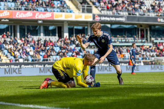 Utsiktens målvakt Johan Brattberg och Jakob Hedenquist