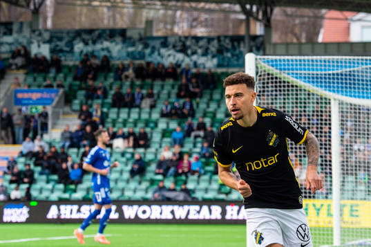 s Jordan Larsson jublar