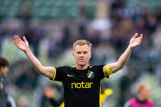 s Sebastian Larsson jublar
