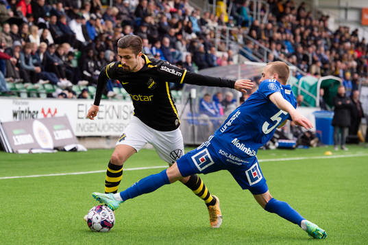 s Zachary Elbouzedi  och Sundsvalls Dennis Olsson