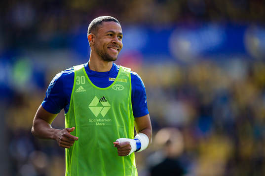 Mathis Gazoa Kippersund Bolly of Molde warms up