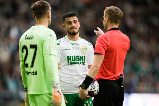 Malmö FFs målvakt Johan Dahlin, Hammarbys Astrit Selmani