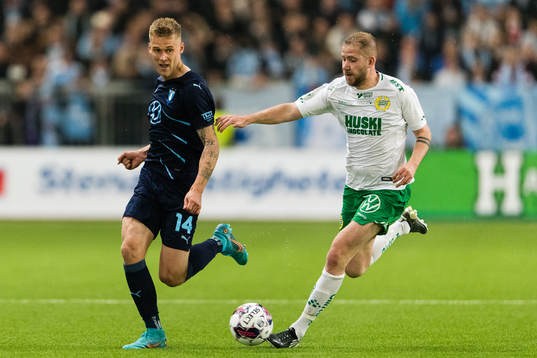 Malmö FFs Felix Beijmo och Hammarbys Darijan Bojanic