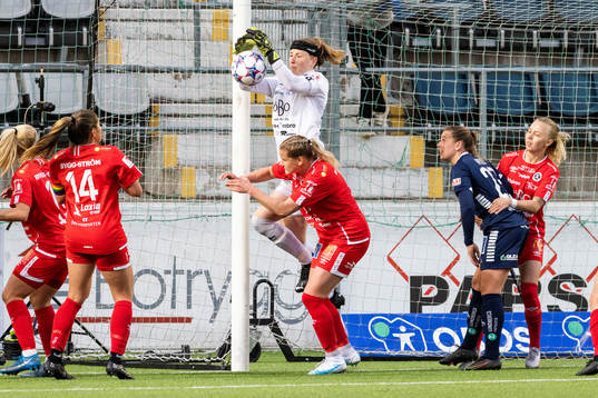 Örebros målvakt Tove Enblom