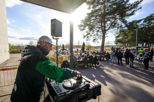 En utomhusbar har satts upp
