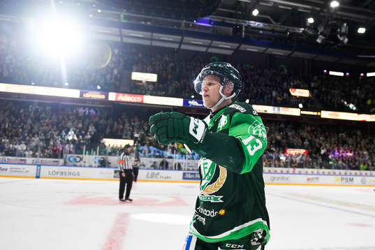 Färjestads Daniel Viksten jublar