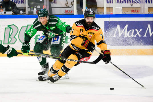 Färjestads Patrik Lundh och Luleås Linus Fröberg