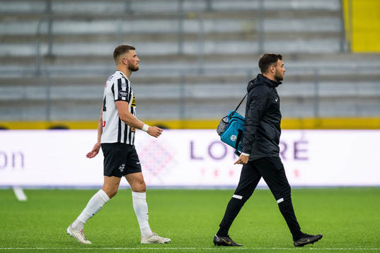 Landskronas Erik Pärsson lämnar plan