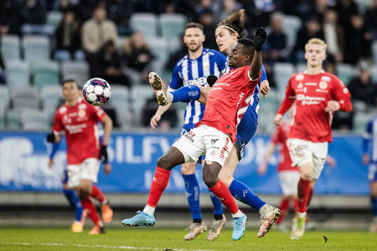 Kalmars Nahom Girmai Netabay oc IFK Göteborgs Simon Thern