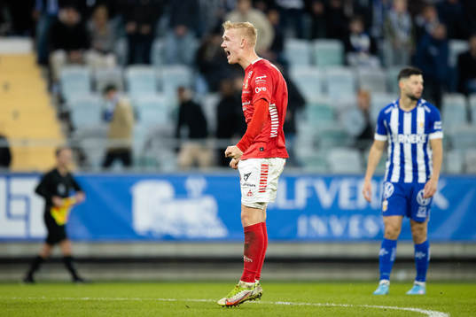 Kalmars Carl Gustafsson jublar