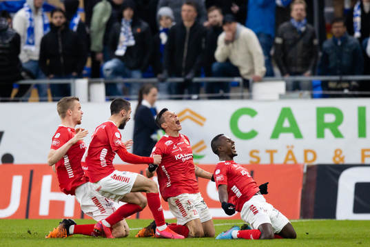 Kalmars Romario Pereira Sipiao jublar