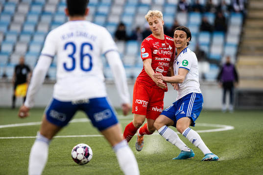 Värnamos Victor Larsson och IFK Norrköpings Jonathan Levi