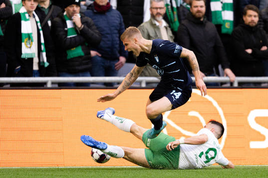 Malmö FFs Felix Beijmo och Hammarbys Astrit Selmani