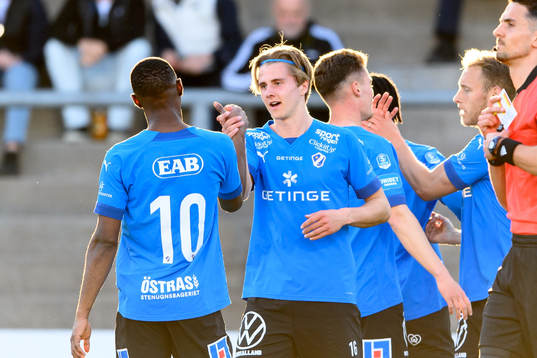 Bläddra bland fler bilder av Fotboll, Superettan, Halmstad - Östersund