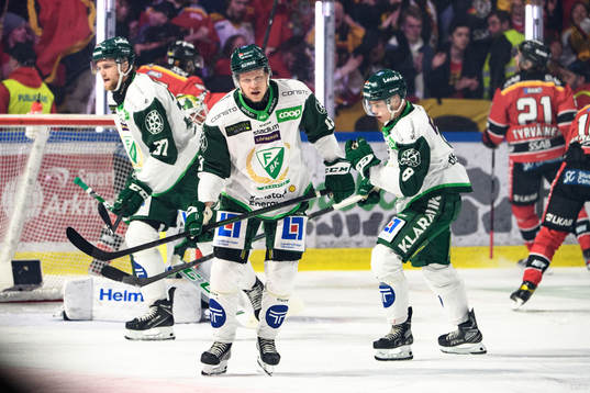 Färjestads Daniel Viksten deppar