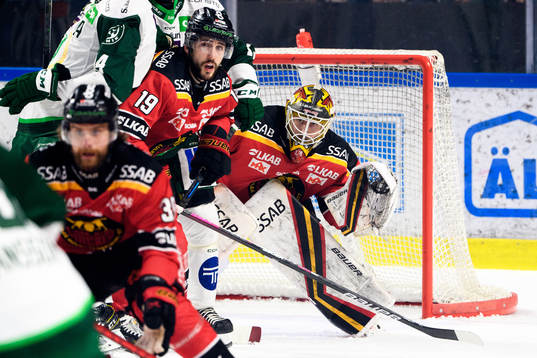 Luleås Konstantin Komarek och målvakt Joel Lassinantti