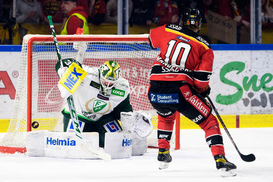 Luleås Luleås gör 3-0 bakom Färjestads målvakt Dominik