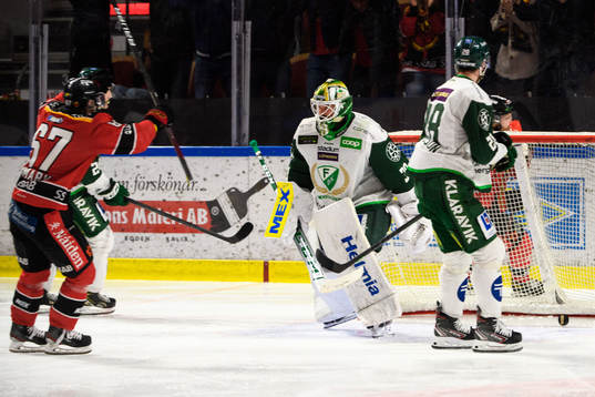 Färjestads målvakt Dominik Furch deppar