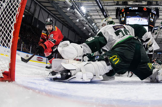 Luleås Konstantin Komarek sätter 4-2 bakom Färjestads