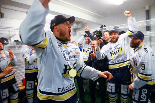 s Jesper Kokkonen jublar