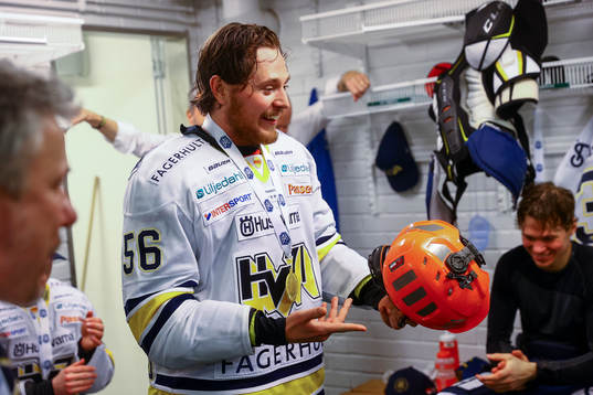 s Fredrik Forsberg jublar