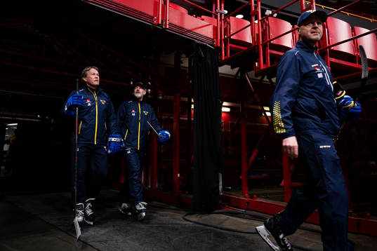 Head coach Johan Garpenlöv,  assistant coach Markus