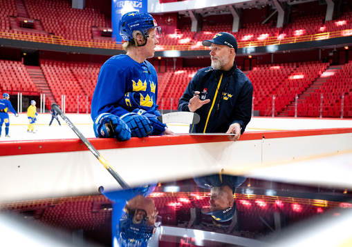 Jonatan Berggren and ssistant coach Markus Åkerblom of the